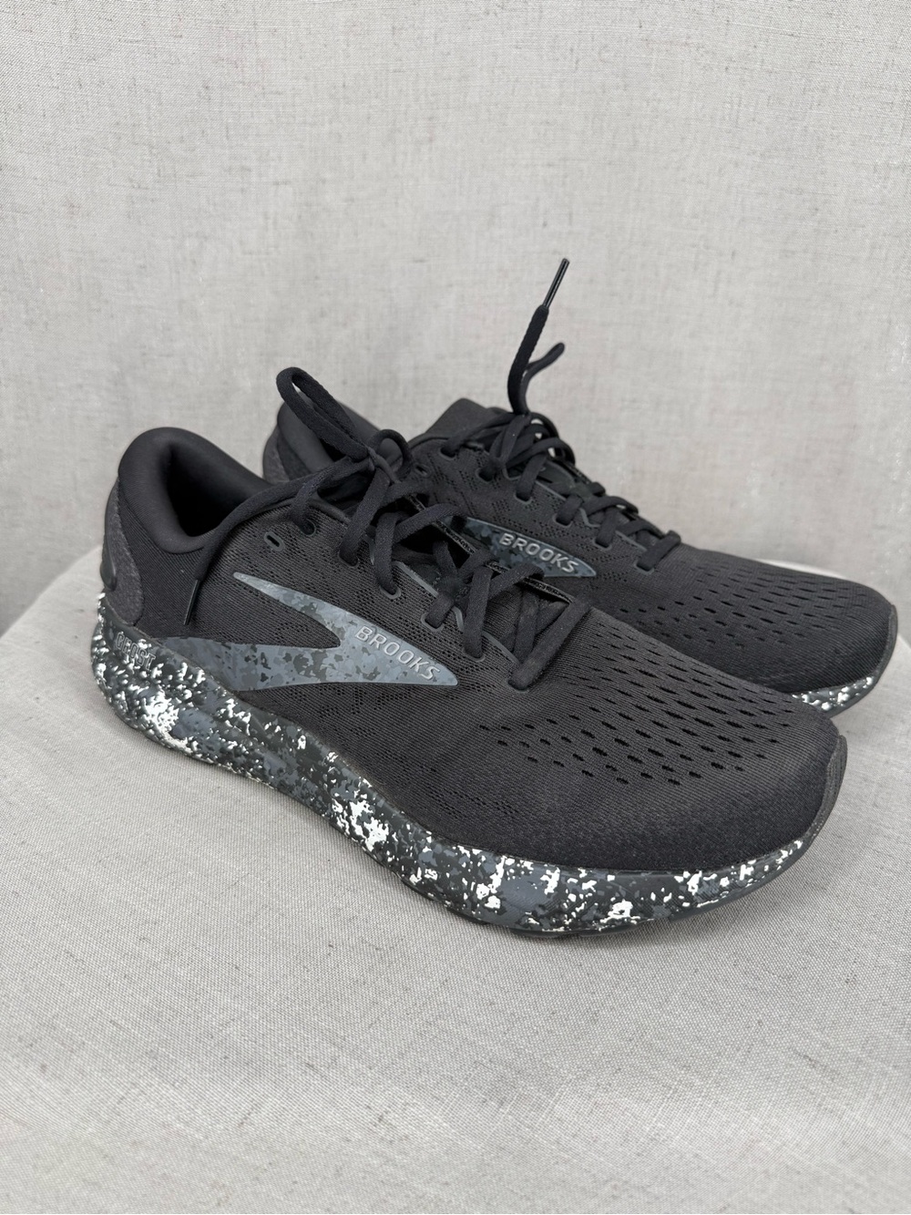 Brooks Ghost 16 Black White camo mens sz 12.5 D Running Shoes Walking